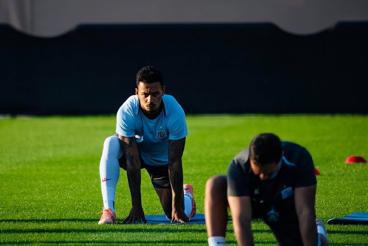 九游网页版入口-包含欧超杯加时末段走向成谜；上海申花强势反弹；媒体盛赞；训练强度明显提升的词条